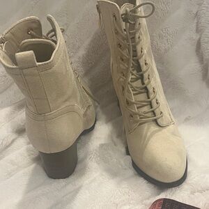 Women's Cream Lace-Up Ankle Boots